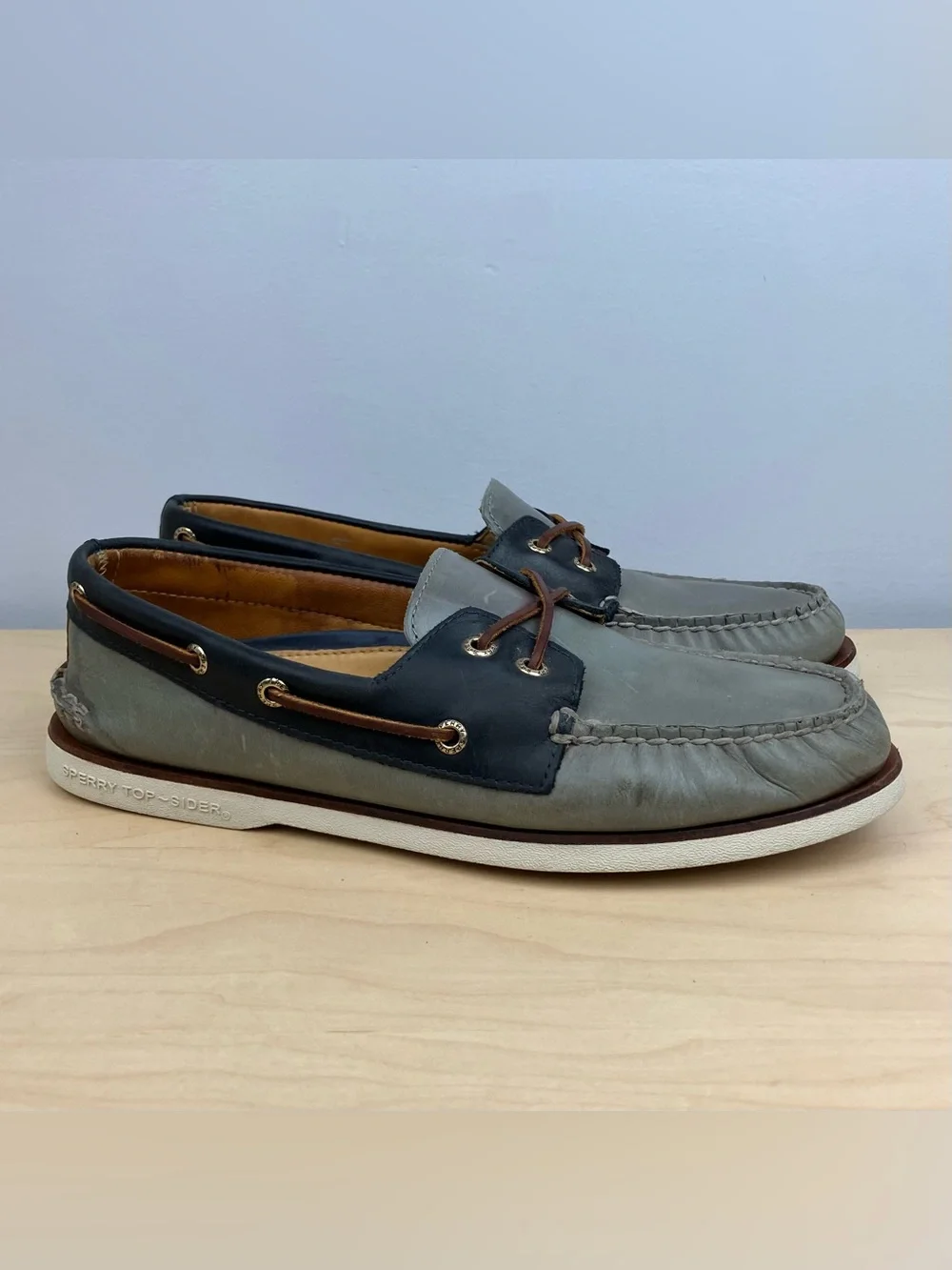 Sperry Gold Cup Men’s Size 9.5 M Slip On Boat Shoes Laceless Blue Gray Leather